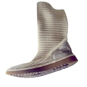 UGG Cream Knit Boots women’s so 9